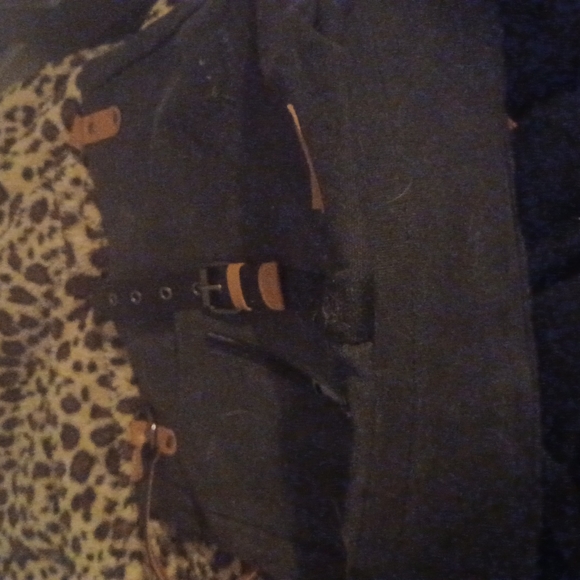 Classic and functional shoulder bag. - Picture 3 of 4